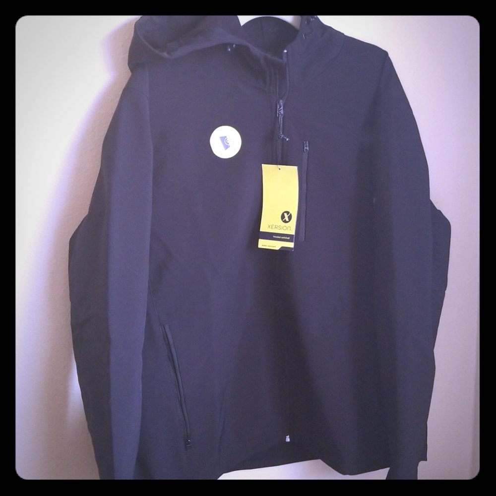 NWT Xersion mens softshell coat